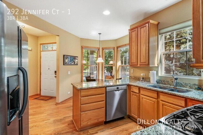 Foto del edificio - 292 Jennifer Ct