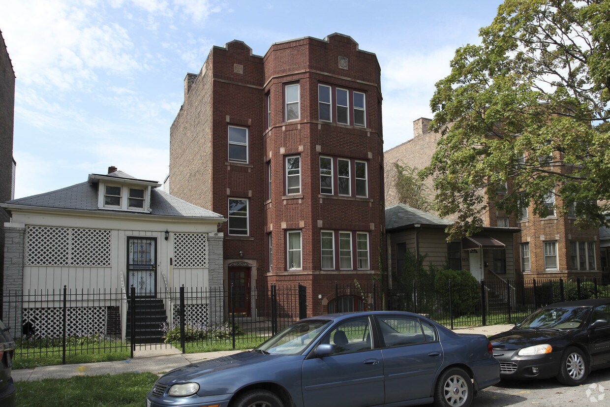 Foto del edificio - 8428 S Drexel Ave