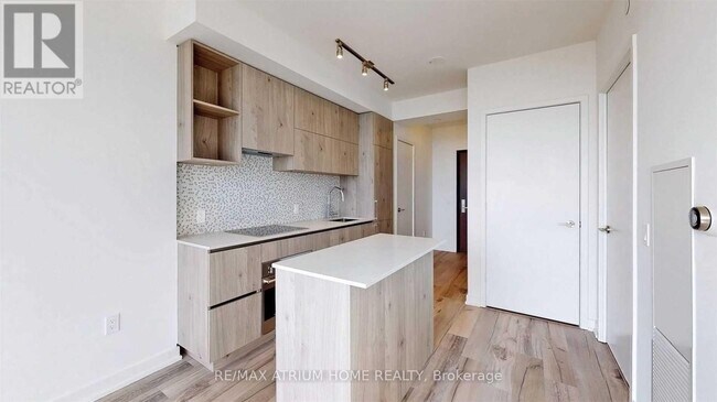 Photo du bâtiment - 1 Yorkville Ave