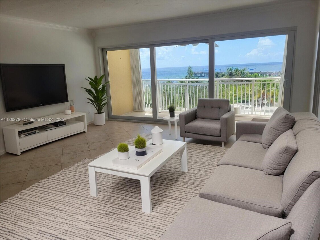 Foto principal - 328 N Ocean Blvd