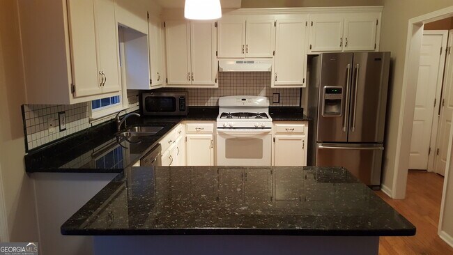 Foto del edificio - 2807 Forest Wood Dr