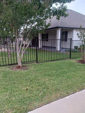 Building Photo - 9701 Teakwood Ave
