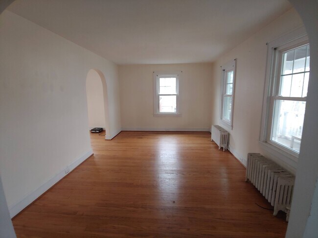 Building Photo - 75 N Elm St