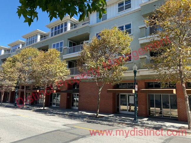 Building Photo - 2030 N Pacific Ave