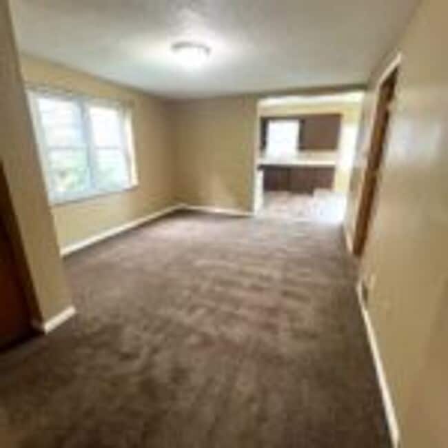 Building Photo - 2955 Exeter St