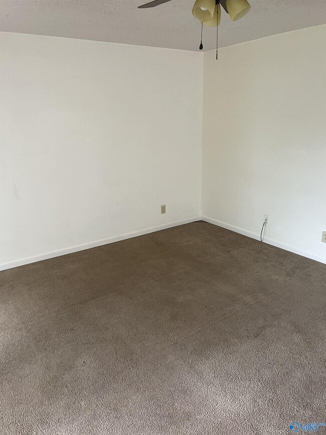 Building Photo - 6209 Friar Tuck Dr NW