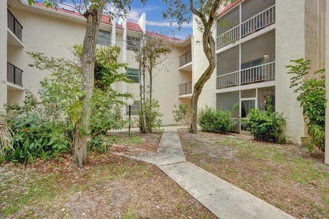 Building Photo - 636 NW 13th St