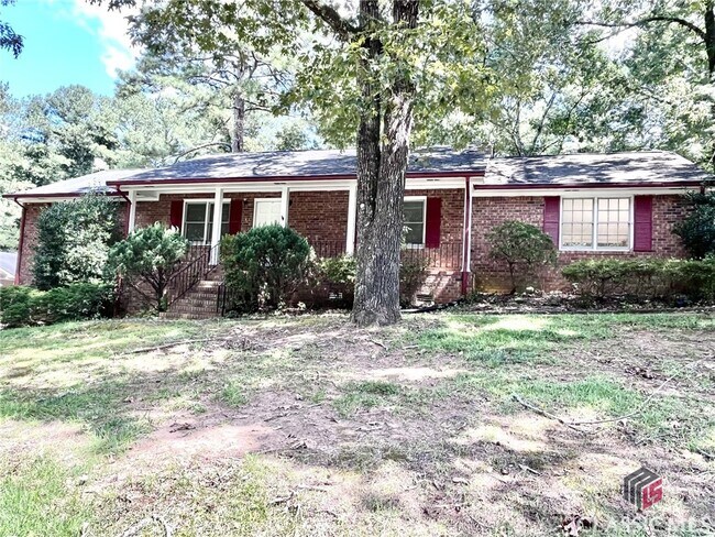 Building Photo - 1180 Old Farm Rd