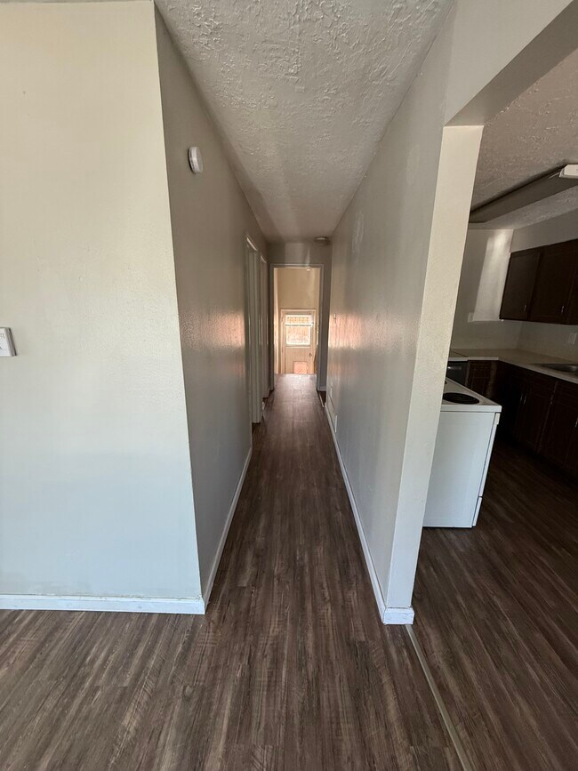 Foto del edificio - 690 Holbrook Drive