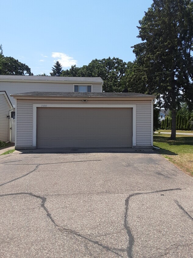 7698 Hampshire - 7698 Hampshire Ave N