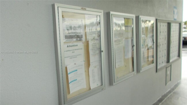 Foto del edificio - 1400 SW 124th Terrace