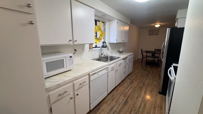 Foto del edificio - 5308 W Malad St