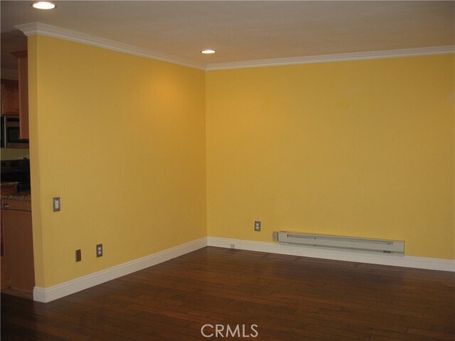 Building Photo - 310 Miraleste Dr