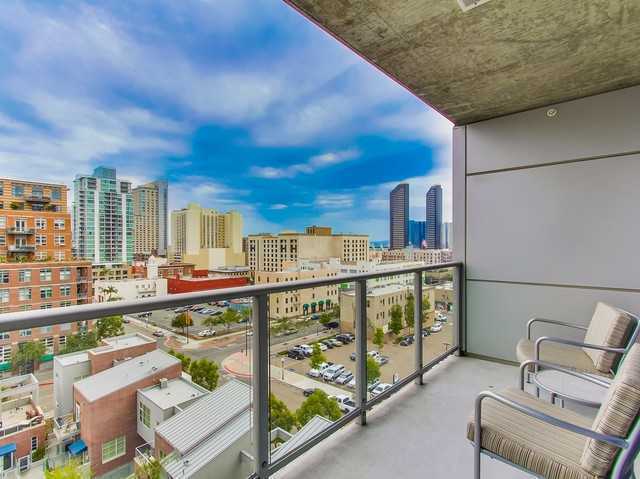 Foto del edificio - Gorgeous Downtown Condo with Spacious Floo...