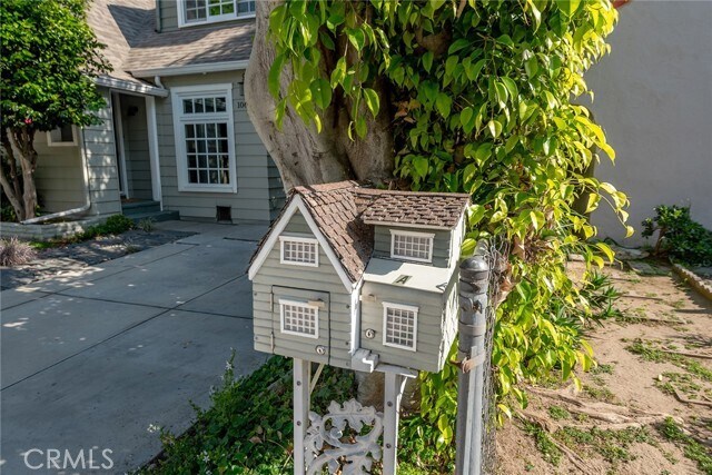Foto del edificio - 10624 Bloomfield St