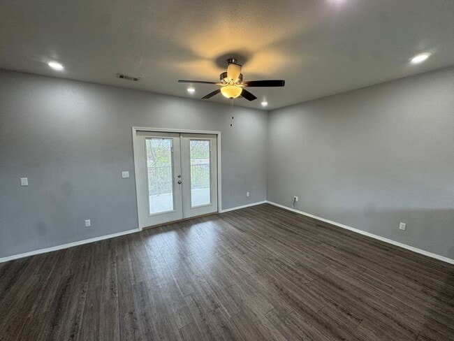 Photo - 1666 Razorback Rd House