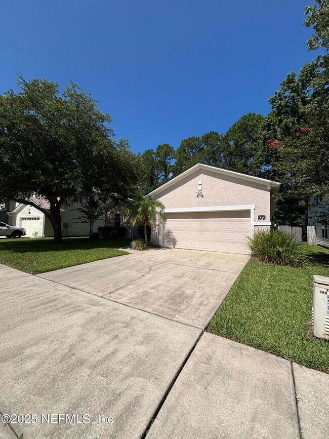 Building Photo - Stunning 3 BDR, 2 BA home in Collinswood s...
