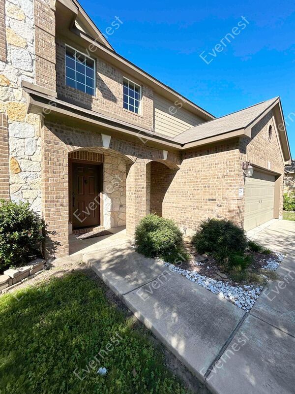 Building Photo - 208 Hendelson Ln