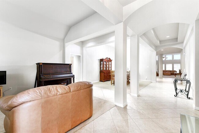 Foto del edificio - 6306 Cedardale Falls Dr