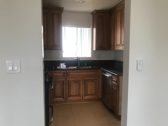 Foto del edificio - 4424 S Centinela Ave