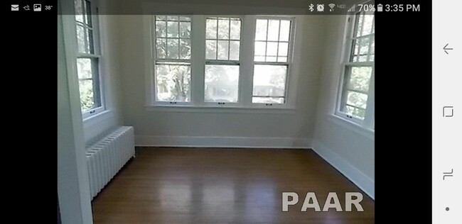 sunroom - 1406 W Barker Ave