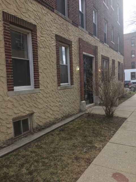 Primary Photo - 202-9 43rd Ave