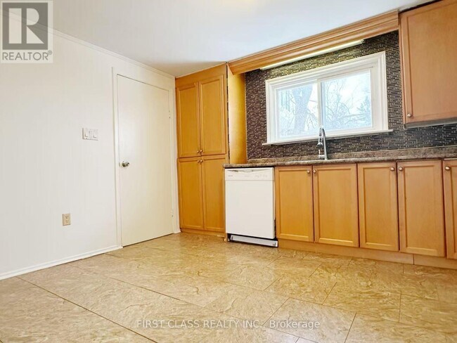 Photo du bâtiment - 1 Lakeside Crescent