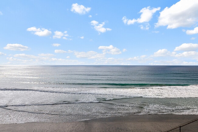 Building Photo - 425 Neptune Ave