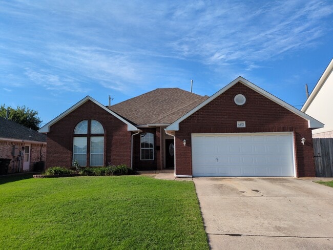 Building Photo - 4812 Montclair Dr