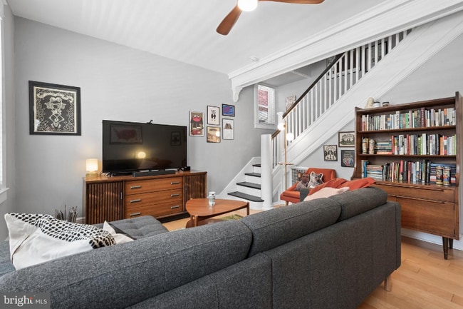 Building Photo - 153 E Ross St