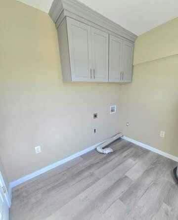 Building Photo - 305 Kingtown St