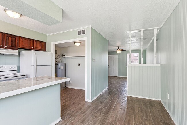 Foto del edificio - 1049 Tallow Tree Ln