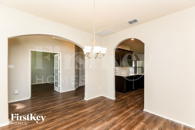Building Photo - 5836 Japonica St
