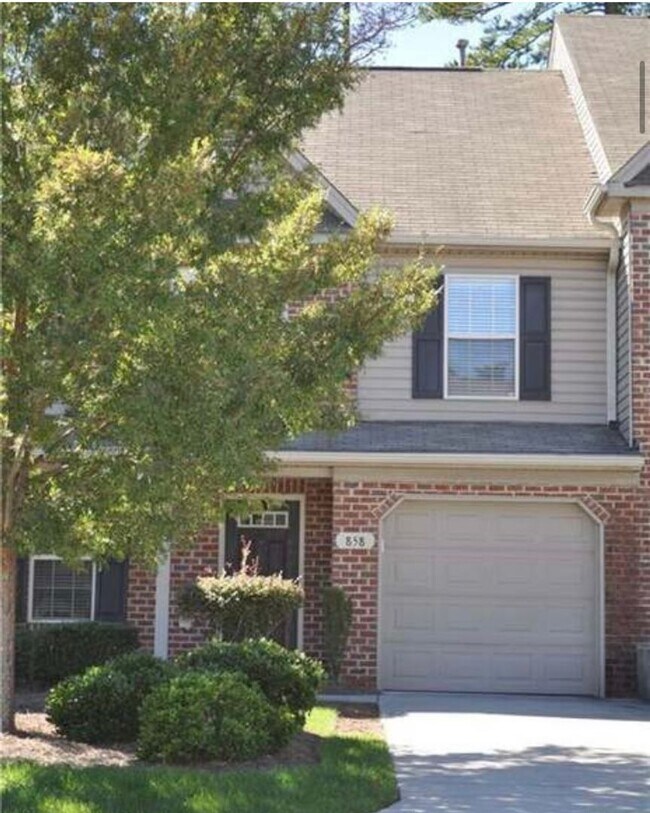 Foto del edificio - 858 Jarman Dr