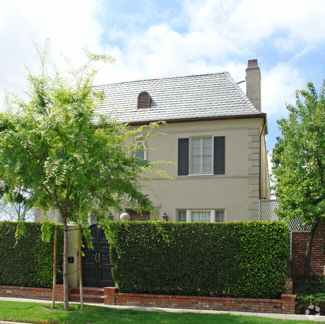 Building Photo - 157 S Crescent Dr