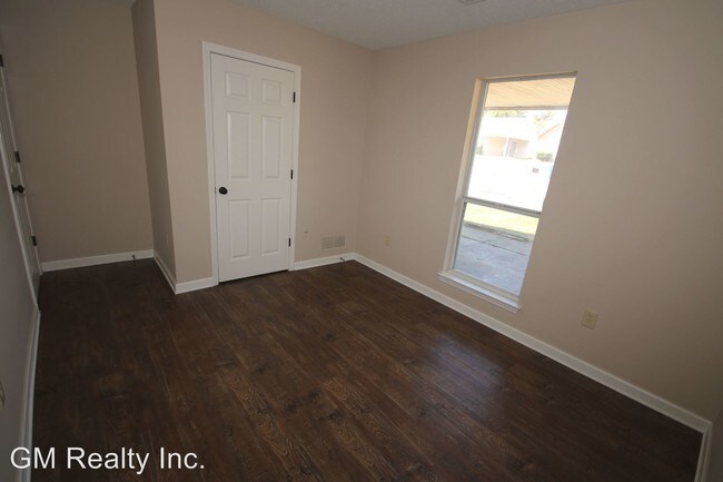 Building Photo - 4410 Grand Pyramid Dr
