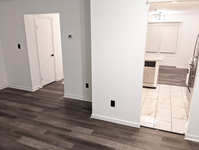 Building Photo - 3407 Waltham Cir