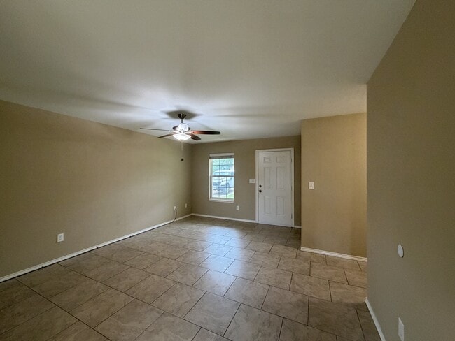 Building Photo - 1221 Kirby St