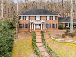 Building Photo - 755 River Gate Dr