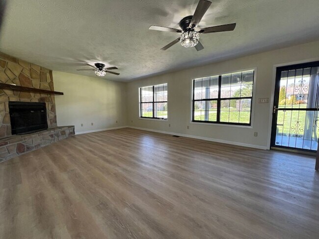 Foto del edificio - 2606 Dellwood Dr