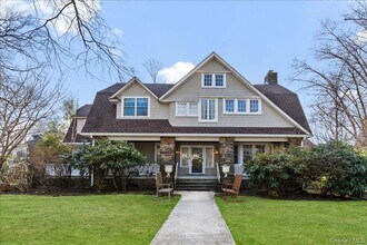 Building Photo - 47 Greenacres Ave