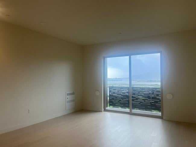 Building Photo - Brand New Three Bedroom Townhouse