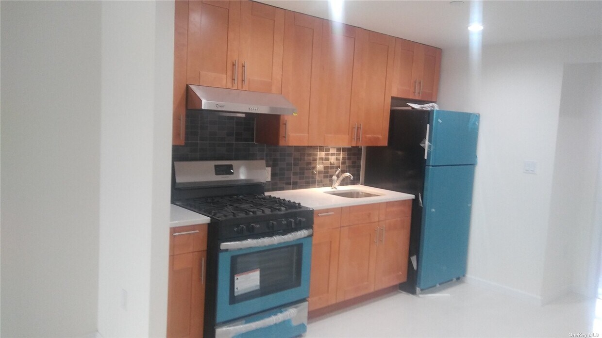 Foto del edificio - 45-37-45162 162nd St