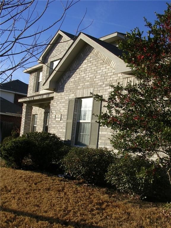Building Photo - 9101 Woodlake Dr