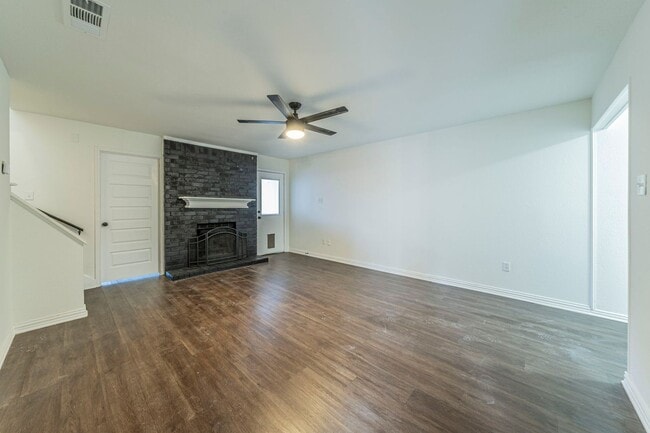 Foto del edificio - Sable Ln Duplex