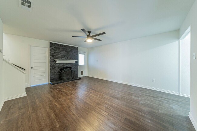 Foto del edificio - Sable Ln Duplex