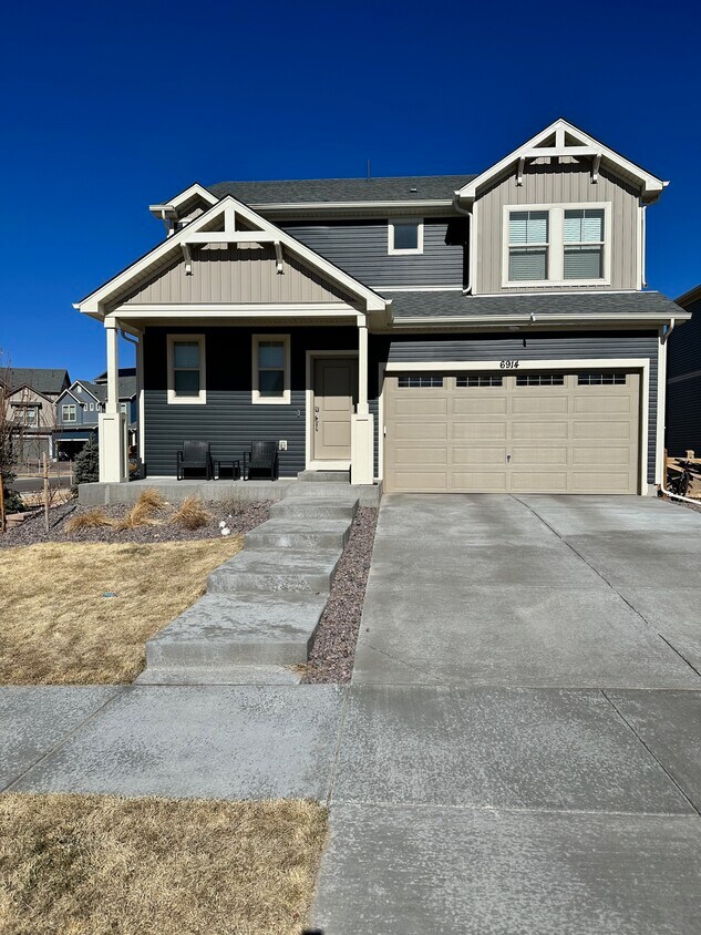 Front of house - 6914 Green Stalk Cir