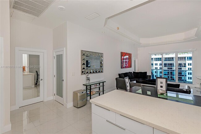Building Photo - 2301 Collins Ave