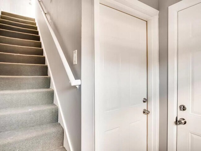 Front Entryway - 3816 4th Ave S