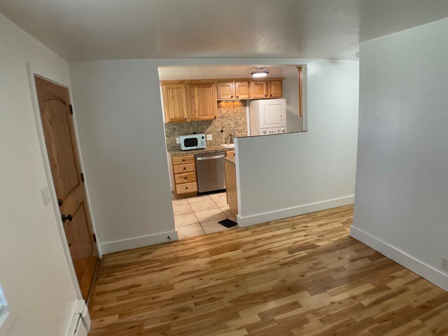 Foto del edificio - 729 E Warm Springs Ave